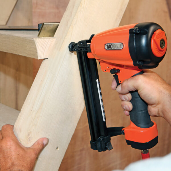 Tacwise Narrow Crown Staple Gun D9040V 15-40mm 18 Gauge - Image 2